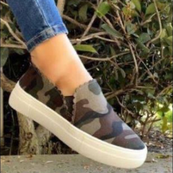 CAMO Canvas Slides - Picture 1 of 3